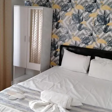 Taksim Pera 아파트호텔 *